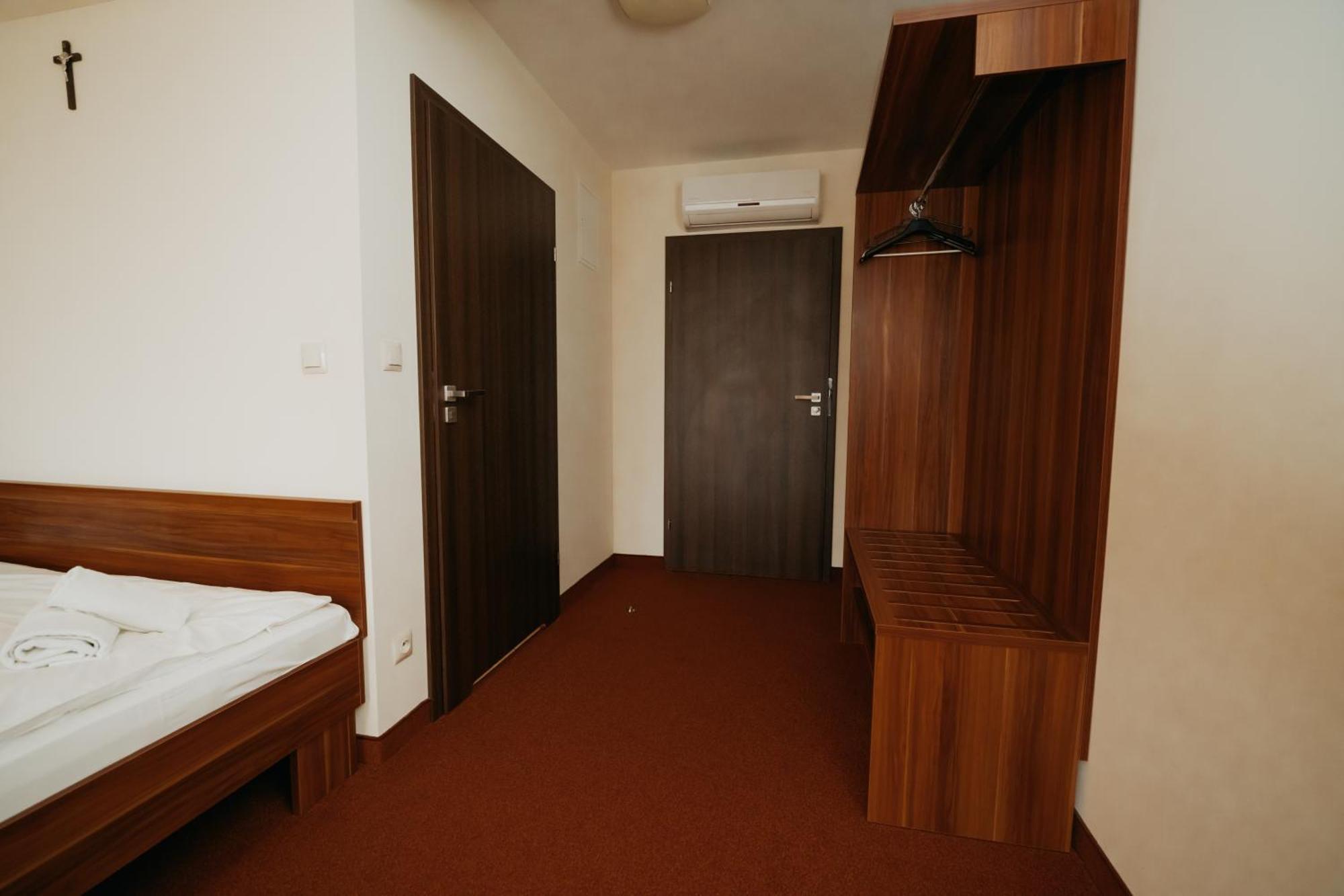 Noclegi - Apartamenty Zolynianka ภายนอก รูปภาพ