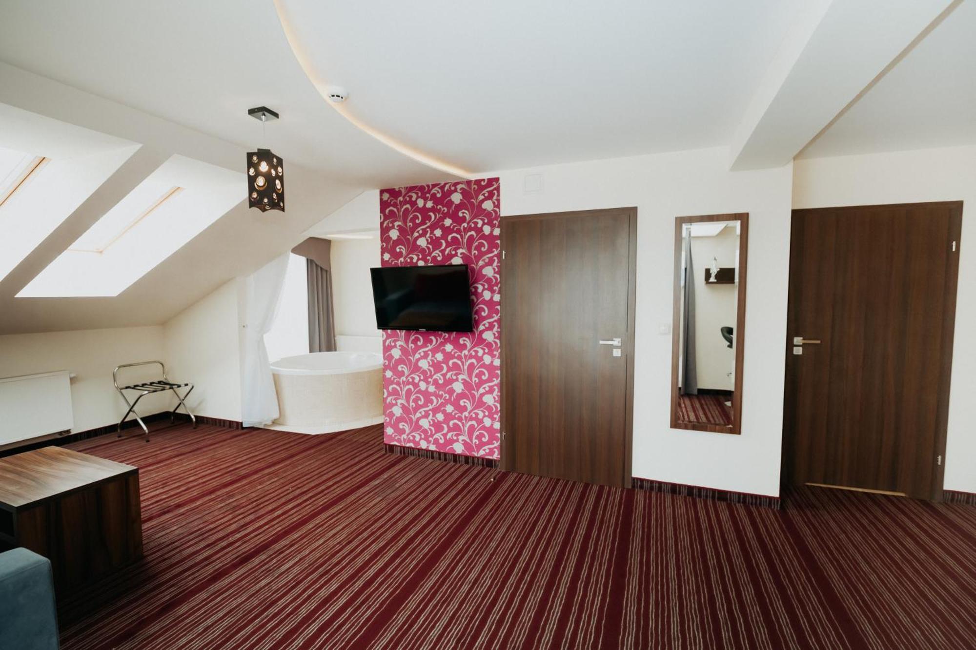 Noclegi - Apartamenty Zolynianka ภายนอก รูปภาพ